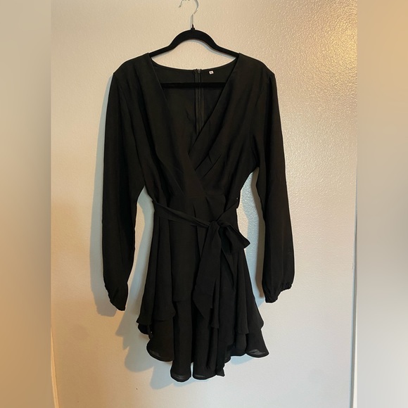 Black Women's Dress Deep V-Neck Waist Tie Ruffle Swing Skater Dresses - Picture 5 of 9